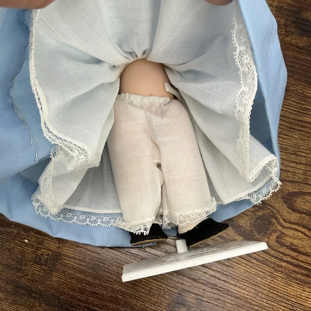 Madame Alexander Vintage International Doll United States 559 With Stand